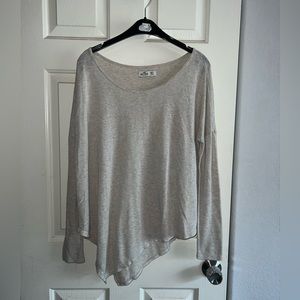 💥HOLLISTER asymmetrical long sleeve shirt💥 Size: M/L